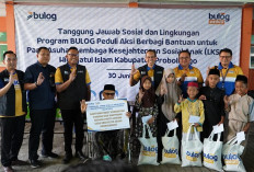 Bulog Salurkan Bantuan Pangan untuk 131 Anak Yatim dan Lansia di Probolinggo