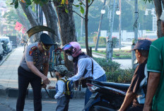 Hari Pertama Masuk Sekolah, Kapolres Gresik AKBP Ramadhan Turun Langsung Pastikan Kelancaran Lalu Lintas