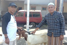 Polisi Kota Malang Berbagi Daging Kurban, Pererat Sinergi dengan Wartawan