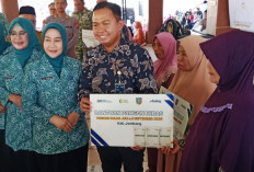 Bulog Mojokerto Salurkan Bantuan Beras, 209.646 KPM Jombang Terima Masing-masing 30 Kilogram