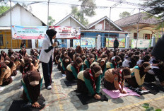 130 Siswa SMP Al-Maliki Belajar Bantuan Hidup Dasar di HUT Ke-81 TNI