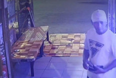 Dompet Penjaga Warkop Balongsari Surabaya Dicuri Pelanggan Terekam CCTV