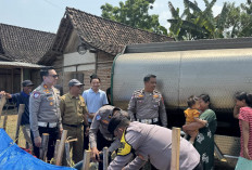 Salurkan Bantuan Air Bersih, Satlantas Polres Ngawi Gelar Program SABER di Desa Gunungsari Kasreman