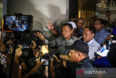 DPR Minta Tak Ada Perlakuan Berbeda terhadap Tersangka Febrie Adriansyah