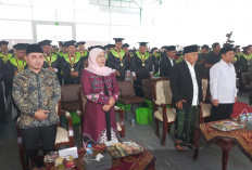 Hadiri Wisuda ke-7, Gubernur Khofifah: Lulusan UAC Harus Bawa Ilmu untuk Kemajuan Masyarakat
