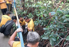 Sambut Hari Bumi 2026 Polsek Asemrowo Bersihkan Kampung Warna Warni Tambat Labuh Shontoh Laut Surabaya
