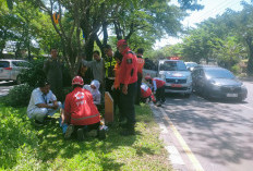 Kurang Waspada Saat Pindah Lajur, Dua Honda Beat Terlibat Kecelakaan di MERR Kalijudan