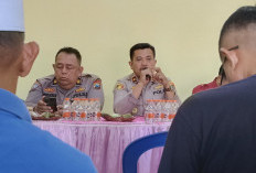 Jumat Curhat di Karangpoh, Kapolsek Tandes Ingatkan Warga Waspadai Jeratan Judi Online dan Pinjol Ilegal