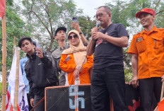 May Day 2026, Wakil Wali Kota Surabaya Armuji Berbaur dan Orasi di Tengah Buruh