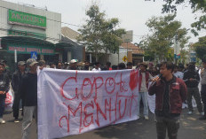 GMNI Jombang Desak Menhut Mundur, Soroti Karhutla Sumatera-Kalimantan