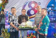 Cak Ji Kirim Tumpeng di HUT Ke-8 Memorandum.disway.id, Bukti Sinergi Kuat Wakil Wali Kota Surabaya