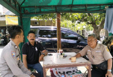 Perkuat Keamanan Ibadah, Bhabinkamtibmas Medokan Ayu Sambangi Takmir Masjid Al-Amin