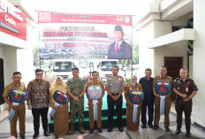 Dorong Penguatan Ekonomi, Kapolres Kediri Hadiri Penyerahan Truk Koperasi Desa Merah Putih