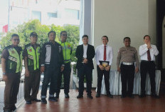 Polsek Sukomanunggal Pastikan Ibadah Minggu di Gereja Gloria Berlangsung Kondusif