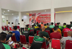 Merajut Kasih di Momen Idul Fitri, Said Abdullah Berbagi Sembako Bersama Ojol Sumekar