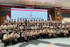Kukuhkan Pengurus Baru Pramuka se-Surabaya, Armuji Tekankan Peran Garda Terdepan Karakter Pemuda