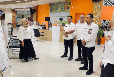 Hari Pertama Kerja Usai Lebaran, Ning Ita Sidak ASN: Pastikan Layanan Publik Tetap Prima Tanpa Hambatan