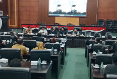 Datangi DPRD, PKL Gerdupapak Dapat Kepastian Soal Status Zona dan Jam Operasional