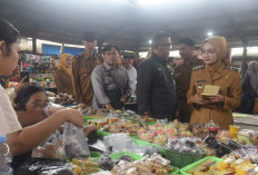 Wali Kota Kediri Pantau Pasar Pahing Pastikan Harga dan Stok Bahan Pokok Jelang Imlek serta Ramadan