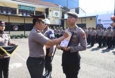 Tindak Tegas Pelanggaran, Kapolres Pelabuhan Tanjung Perak Pecat Anggota Melalui Upacara PTDH