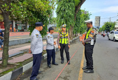 Satlantas Polres Kediri Kota Tindak Parkir Liar Menjamur di Depan Ketos