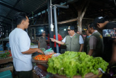 Sidak Jelang Nataru, Bupati Jombang Pastikan Harga Sembako Terkendali