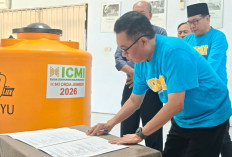 Sentuh Nurani Warga Terdampak Kekeringan, ICMI Jember dan PMI Salurkan Tandon Air ke Dusun Bunder