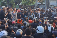 Ribuan PSHT Arus Bawah Geruduk Markas Debt Collector Surabaya, Kapolrestabes Janjikan Hadiah Tangkap Pelaku