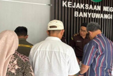 Diduga Main Faktur Fiktif Solar, Kanwil DJP Jatim III Serahkan Dua Tersangka ke Kejari Banyuwangi