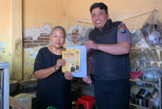 SPKT Door to Door Polres Tanjung Perak Jemput Bola Kenalkan Layanan Kepolisian ke Warga