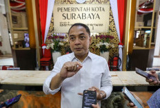 Wali Kota Eri Cahyadi Larang Sekolah Jual Seragam dan Tarik Pungutan di Surabaya