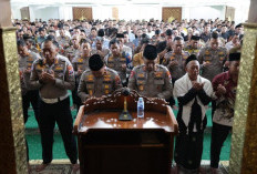 Polda Jatim Gelar Salat Gaib dan Doa Bersama untuk Korban Bencana di Aceh dan Sumatra
