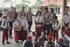 Kapolres AKBP Arif Fazlurrahman Bersama PJU Sambut Kunjungan Edukatif SD Negeri Pojok 01 Kabupaten Blitar