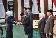 Gubernur Khofifah Lantik Mohammad Ghofirin sebagai Ketua Baznas Jatim Periode 2026-2031