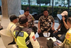 Bhabinkamtibmas Polsek Lakarsantri Sosialisasi Call Center 110 di Apartemen Denver