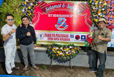 Fraksi PDI Perjuangan–PAN DPRD Surabaya Kirim Karangan Bunga, Ucapkan Selamat HUT Ke-56 SKH Memorandum