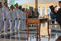 Lantik 10 Kades Baru, Bupati Warsubi: Jadilah Energi Baru Penggerak Pembangunan Desa