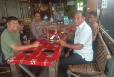 Ngopi Bareng Warga, Polsek Wiyung Sosialisasi Call Center 110 di Warkop