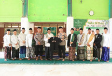Safari Jumat Polres Gresik, Kapolres Ajak Santri Jauhi Narkoba dan Bijak Bermedia Sosial