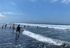 Abaikan Peringatan, Bocah 11 Tahun Tergulung Ombak Ganas Pantai Paseban