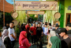 Sambang Pasar Panganan Giri Biyen, Bupati Gresik: Jadi Sarana Perkenalan Budaya ke Generasi Muda