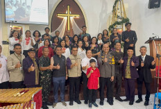 Jamin Keamanan Natal, Wakapolres Batu Keliling Kota dengan Vespa Cek Pospam dan Gereja