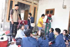 Ribuan Warga Situbondo Patungan Siapkan Nasi Gulung untuk 120 Ribu Jemaah Haul Masyayikh Nusantara