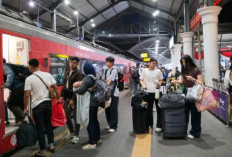 Semarak HUT ke-81 RI, Livery Merah Putih Hiasi Kereta Api Daop 8 Surabaya