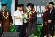 Hadiri Wisuda ke-20 STAI Al-Hamidiyah, Wabub Bangkalan Dorong Alumni Berkontribusi Kepada Masyarakat