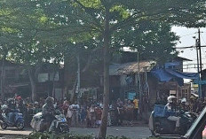 Polisi Siaga di Teuku Umar, Warga Antusias Saksikan Aksi PSHT