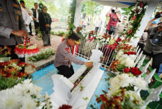 Ziarah Makam hingga Groundbreaking Museum Marsinah di Nganjuk, Kapolri Kenang Pahlawan Nasional Buruh