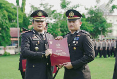 Kapolres Jombang Pimpin Upacara Penganugerahan Tanda Kehormatan Satyalancana Pengabdian