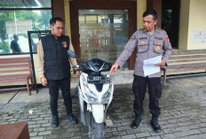 Lupa Cabut Kunci, Honda Vario di Kenjeran Surabaya Nyaris Amblas