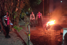 Respons Cepat Aduan Warga, Polisi Bakar Sarana Judi Sabung Ayam Krembung dan Prambon